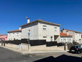 Casa - Chalet en venta en Horche de 253 m2 photo 0