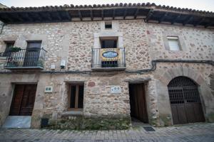 Chalet adosado en venta en Calle de Cervantes, 9 photo 0