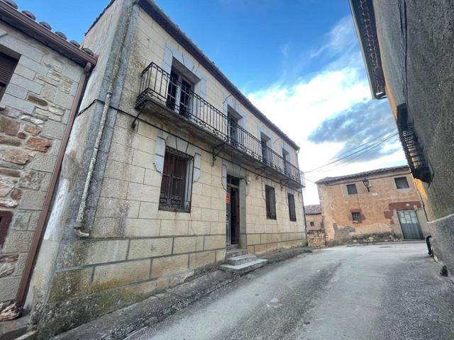 Casa - Chalet en venta en La Hortezuela de Océn de 336 m2 photo 0