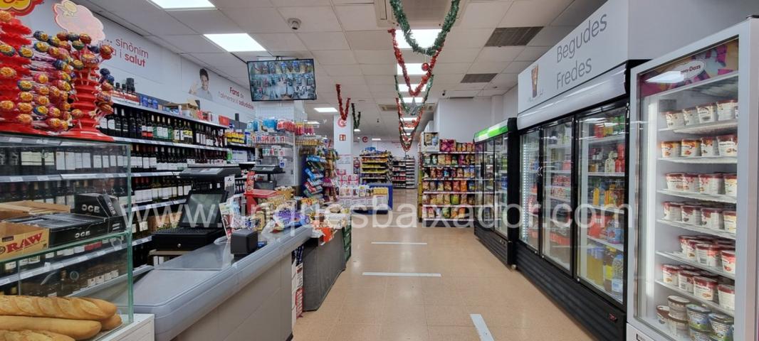 ¡FINQUES BAIXADOR PRESENTA ESTE LOCAL COMERCIAL. IDEAL INVERSIÓN! photo 0