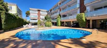 ¡FINQUES BAIXADOR PRESENTA EN EXCLUSIVA ESTE PISO EN LA PLAYA CON PARKING Y PISCINA COMUNITARIA! photo 0