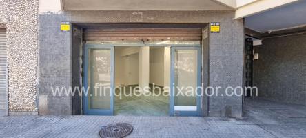¡FINQUES BAIXADOR PRESENTA ESTE GRAN LOCAL COMERCIAL IDEAL PARA MONTAR TU NEGOCIO! photo 0
