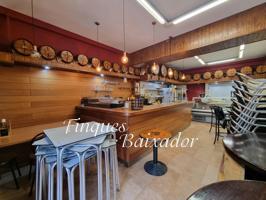 ¡FINQUES BAIXADOR PRESENTA ESTE BAR EN TRASPASO EN BELLVITGE! photo 0