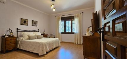 ¡Increíble chalet en venta rodeado de naturaleza! photo 0