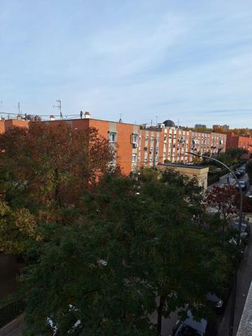 Amplio y luminoso piso de origen en San Diego, Madrid photo 0