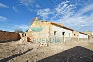 Casa a reformar en venta en La Pinilla photo 0
