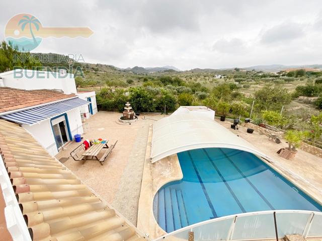 Encantadora casa de campo en Perin con piscina y hermosos jardines photo 0