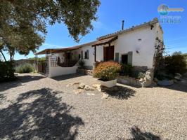 Preciosa casa con carácter en plena naturaleza y con unas vistas increíbles. photo 0