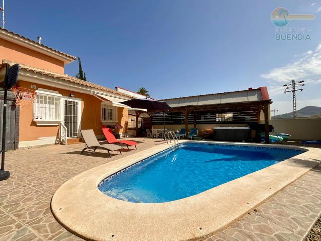 Bonito chalet con piscina y jacuzzi en el campo, con vistas al mar. photo 0