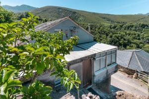 CASA CON CUADRA, QUESERÍA Y TERRENOS AGRARIOS EN TORMALEO (IBIAS). photo 0