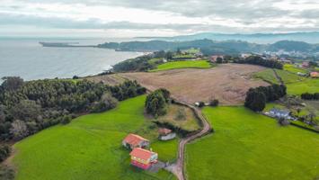 Finca edificable con vistas al mar en Perlora photo 0