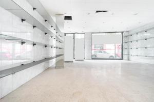 ¡Gran oportunidad de inversión en Avenida del Mar 84, Oviedo! photo 0