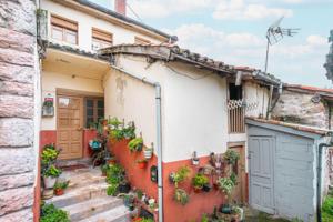 Encantadora Casasita para Reformar y Terreno en Llandallena de Abajo, Olloniego photo 0