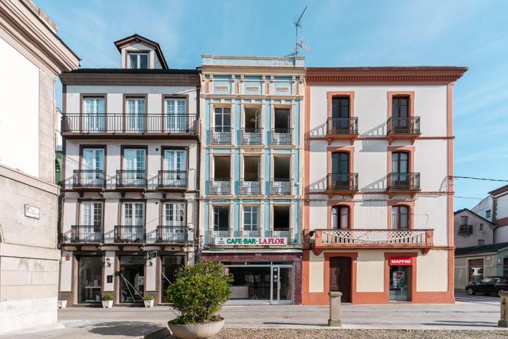 EDIFICIO SEÑORIAL EN PLAZA DEL AYUNTAMIENTO photo 0