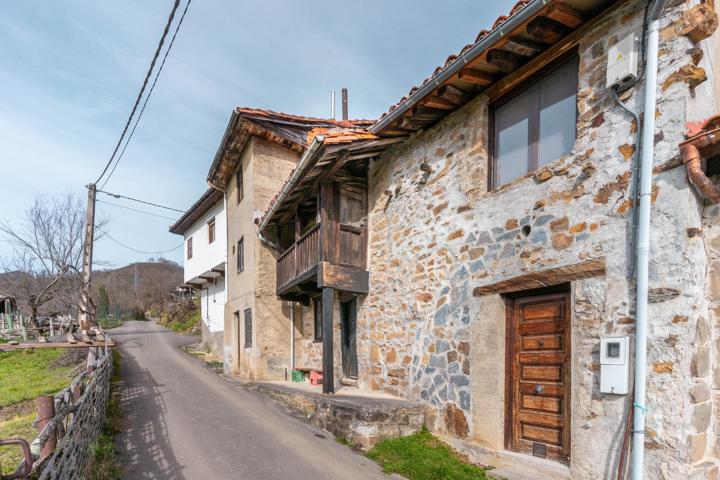 Vistas de ensueño a Peña Mea! Dos casas para reformar en Aldea Solano, Laviana photo 0