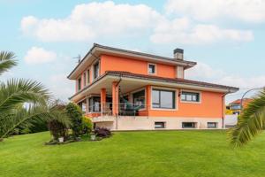 Chalet en Oviedo photo 0