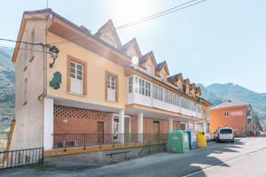 🏞️ Apartamento con Encanto en el Corazón de Pola de Somiedo photo 0