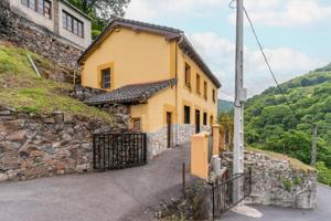 CASA RURAL CON TERRENO EN EL VALLE DEL RÍU NIGRU. CASERÍO DE PUMARDONGO. NEMBRA. ALLER photo 0