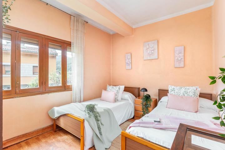 Casa con parcela y dos viviendas, lista para entrar a vivir photo 0