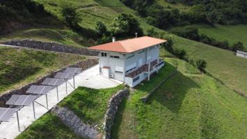 Chalet independiente en venta en San Andrés, Trubia photo 0