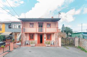 Oportunidad en la mejor zona de Oviedo: Adosado con jardín para reformar a tu gusto photo 0