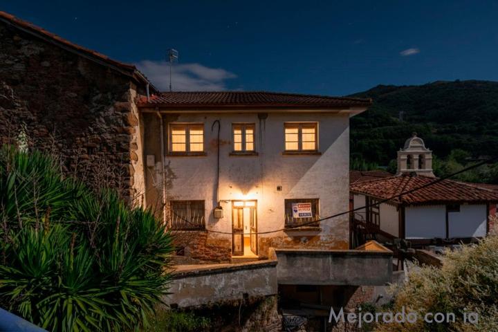 Un lienzo en blanco en Villallana, Lena photo 0