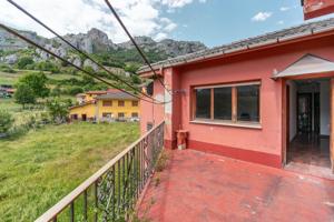 Casa con Terraza Panorámica y Huerto Privado (Pelúgano, Aller) photo 0