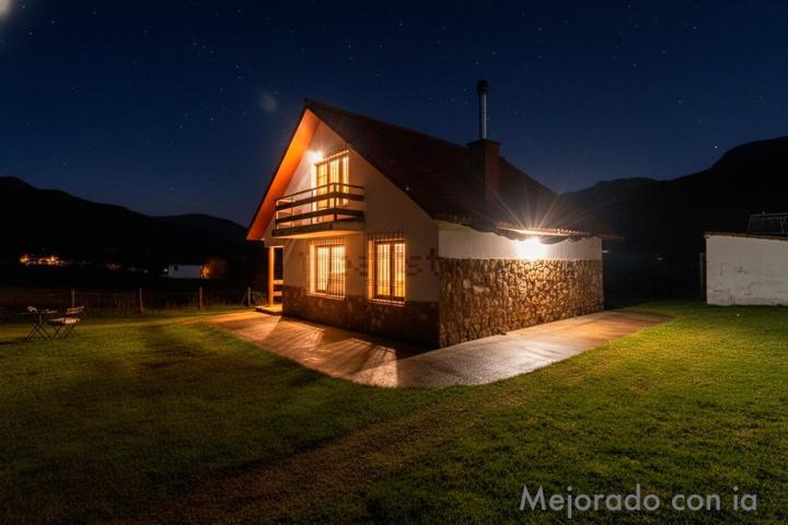 Casa de montaña autosuficiente en Vega del Pino Burón photo 0