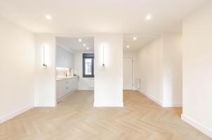 Piso reformado en venta — Calle Quirinal 3 (Avilés) photo 0