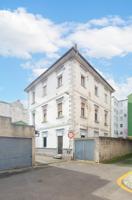 TRES PISOS EN EL CENTRO DE UJO photo 0