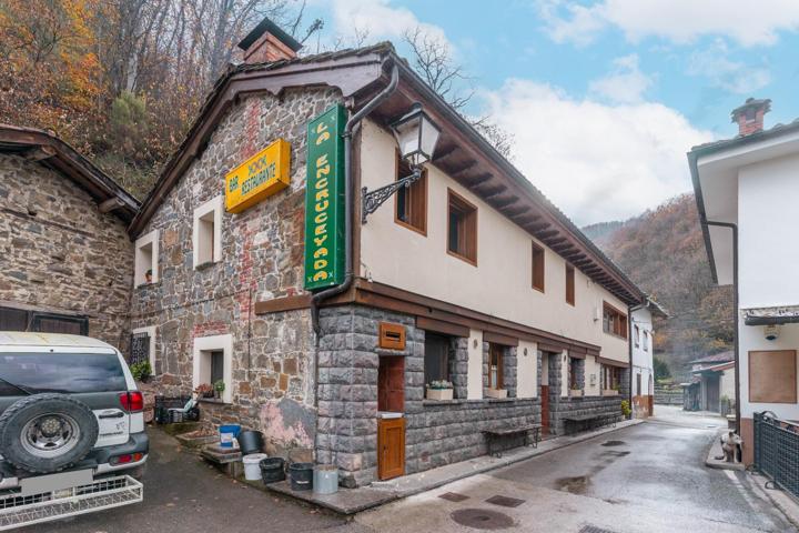 CASA Y RESTAURANTE EN VENTA EN CALEAO (CASO) photo 0