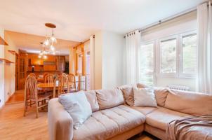 ACOGEDOR PISO EN RIOSA CON EXCELENTES VISTAS Y ZONAS VERDES photo 0