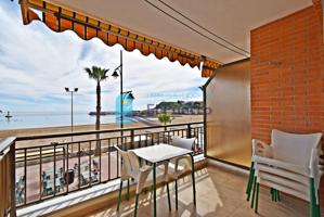 PISO EN PRIMERA LÍNEA, EN PLENO PASEO MARÍTIMO – REF 1015 photo 0