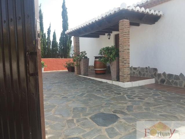 Casa En venta en Almuñécar _ Velilla _ Taramay, Almuñécar photo 0