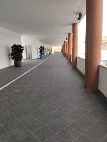 SE VENDE LOCAL COMERCIAL CC NOVOCENTER photo 0