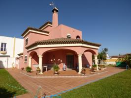 Chalet urbano en venta zona Los Gallos 900m² parcela photo 0