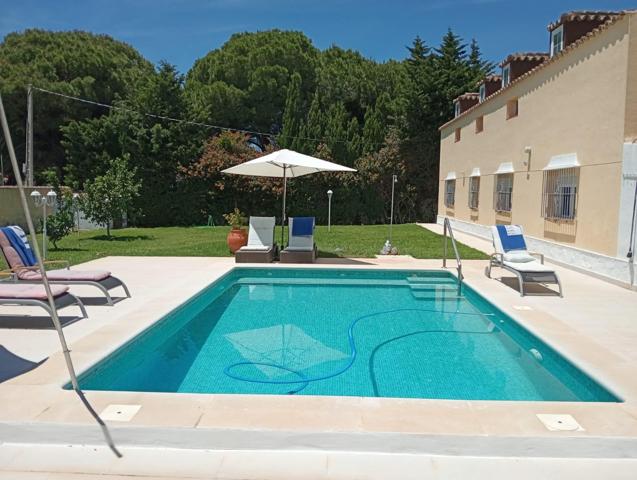 VENTA DE CHALET CARRETERA DE LA BARROSA photo 0
