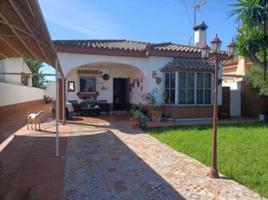 VENTA DE CHALET URBANO EN LOS GALLOS photo 0