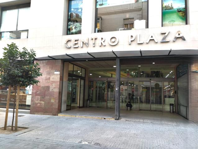 Local Comercial en Rentabilidad en el Centro Comercial Plaza photo 0