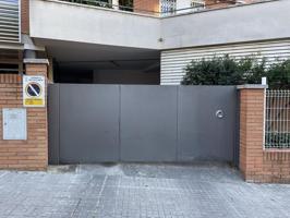 plaza de parking en venta! photo 0