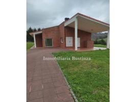 Chalet en venta en Urduliz photo 0