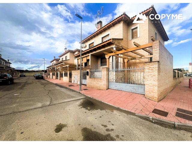 Venta de chalet en Santa Olalla photo 0