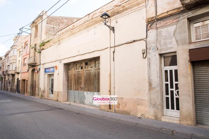 'Terreno o Almacén con doble acceso en pleno centro de Riudoms: ideal para pisos, parking o negocio. photo 0