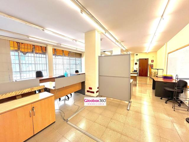 Ponemos a la venta cinco locales destinados a oficinas en una de las zonas más privilegiadas de Reus: la Avinguda Sant Jordi de Reus Edif. Bell Park photo 0