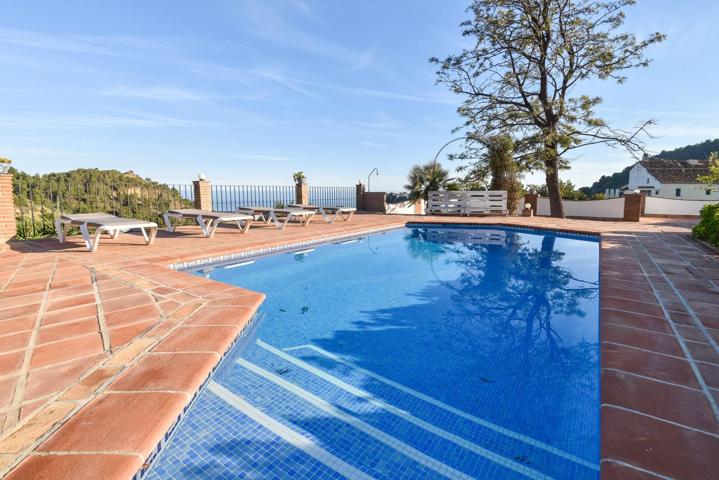 ESPECTACULAR VILLA DE ESTILO TRADICIONAL EN MIJAS PUEBLO CON VISTAS PANORAMICAS AL MAR photo 0