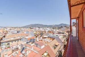 ALQUILER PISO 2 DORMITORIOS PRIMERA LINEA PLAYA EN CENTRO FUENGIROLA photo 0