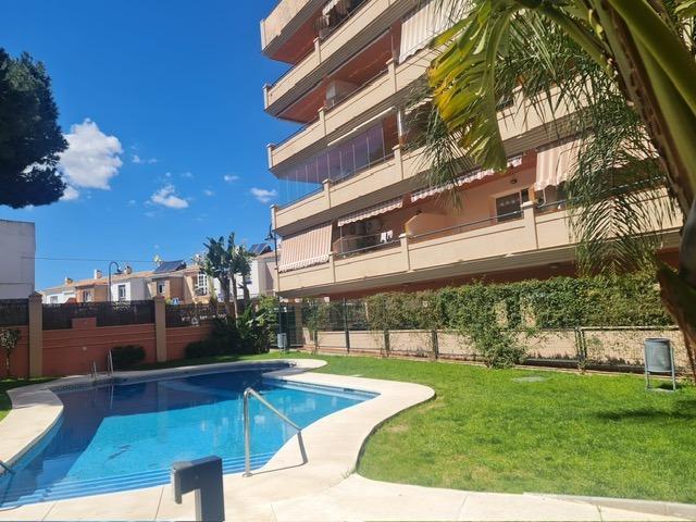 Apartamento en urbanizacion con piscina en Fuengirola centro photo 0