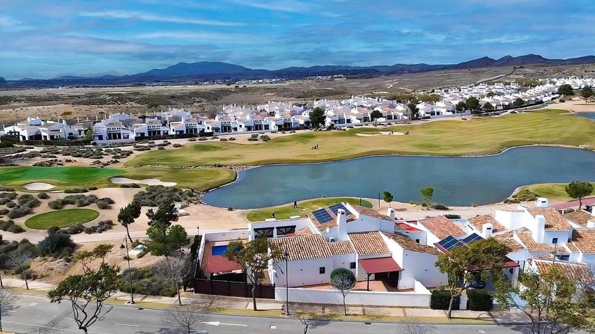 EL HOGAR QUE BUSCAS EN PRIMERA LINEA DEL CAMPO DEL GOLF photo 0