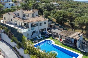Villa de lujo de 6 dormitorios y casa de invitados cerca de la playa de Sant Antoni. Piscina cubiert photo 0