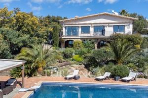 Elegante villa estilo mediterráneo con vistas la mar en prestigiosa zona de Platja d'Aro. photo 0